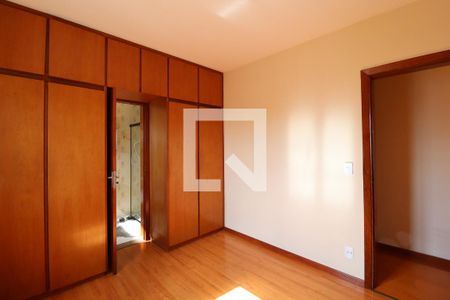 Apartamento à venda com 207m², 4 quartos e 2 vagas Apartamento à venda com 207m², 4 quartos e 2 vagasSuíte 3
