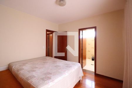 Apartamento à venda com 207m², 4 quartos e 2 vagas Apartamento à venda com 207m², 4 quartos e 2 vagasSuíte 1