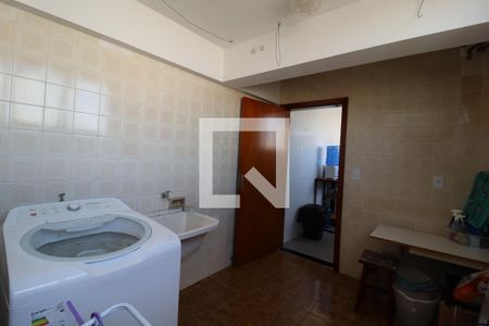 Apartamento à venda com 207m², 4 quartos e 2 vagas Apartamento à venda com 207m², 4 quartos e 2 vagasÁrea de Serviço