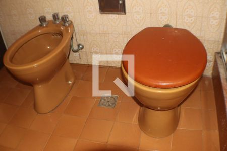 Casa à venda com 167m², 3 quartos e 5 vagasBanheiro 2