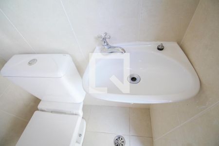 Casa à venda com 241m², 3 quartos e 5 vagas Casa à venda com 241m², 3 quartos e 5 vagasBanheiro Serviço