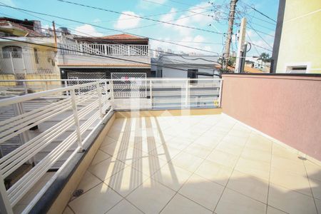 Casa à venda com 241m², 3 quartos e 5 vagas Casa à venda com 241m², 3 quartos e 5 vagasVaranda Sala 2