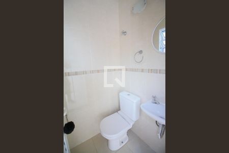 Casa à venda com 241m², 3 quartos e 5 vagas Casa à venda com 241m², 3 quartos e 5 vagasLavabo