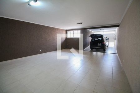 Casa à venda com 241m², 3 quartos e 5 vagas Casa à venda com 241m², 3 quartos e 5 vagasGaragem