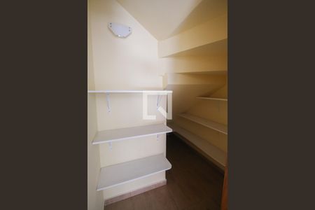 Casa à venda com 241m², 3 quartos e 5 vagas Casa à venda com 241m², 3 quartos e 5 vagasDespensa