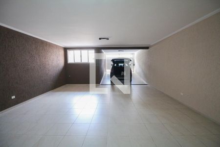 Casa à venda com 241m², 3 quartos e 5 vagas Casa à venda com 241m², 3 quartos e 5 vagasGaragem