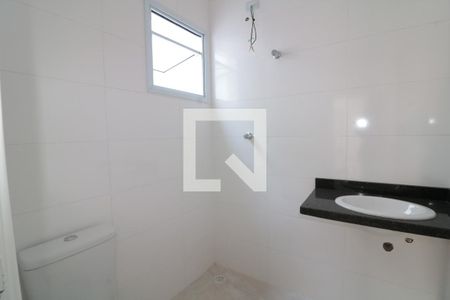 Casa à venda com 70m², 2 quartos e sem vagaBanheiro da Suíte 2