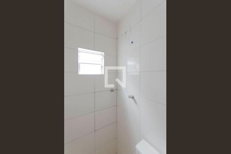 Banheiro de casa para alugar com 1 quarto, 30m² em Jardim Ponte Rasa, São Paulo