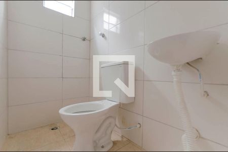 Banheiro de casa para alugar com 1 quarto, 30m² em Jardim Ponte Rasa, São Paulo