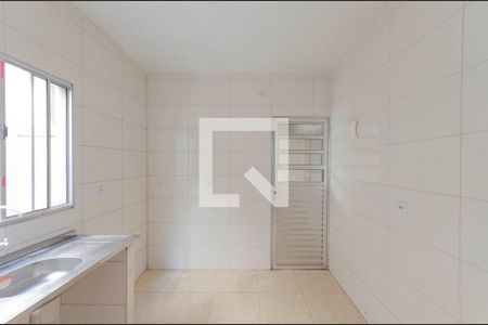 Cozinha de casa para alugar com 1 quarto, 30m² em Jardim Ponte Rasa, São Paulo
