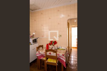 Casa à venda com 69m², 2 quartos e 3 vagas Casa à venda com 69m², 2 quartos e 3 vagasCozinha