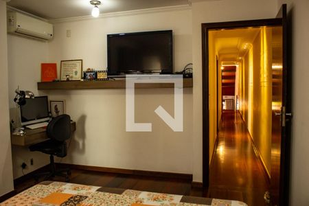 Casa à venda com 221m², 3 quartos e 5 vagas Casa à venda com 221m², 3 quartos e 5 vagasSuíte 3