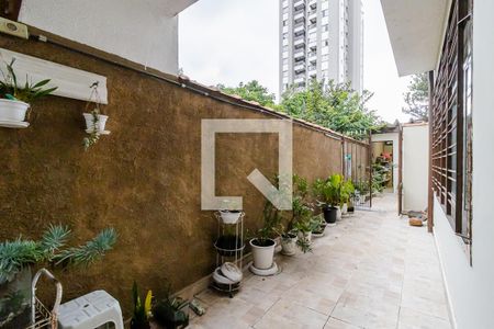 Casa à venda com 315m², 3 quartos e 2 vagasCorredor