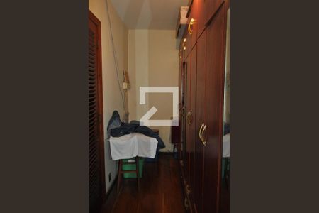 Casa à venda com 420m², 5 quartos e 5 vagasCloset do quarto 4