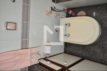 Casa à venda com 420m², 5 quartos e 5 vagasBanheiro da Suíte 3