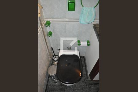 Casa à venda com 420m², 5 quartos e 5 vagasBanheiro da Suíte 2