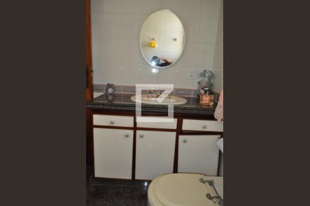 Casa à venda com 420m², 5 quartos e 5 vagasBanheiro da Suíte 3