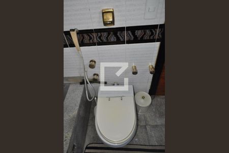 Casa à venda com 420m², 5 quartos e 5 vagasBanheiro do Quarto 1