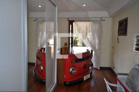 Casa à venda com 420m², 5 quartos e 5 vagasQuarto 3 - Armários