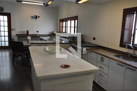 Casa à venda com 420m², 5 quartos e 5 vagasCozinha - Armários