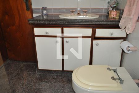 Casa à venda com 420m², 5 quartos e 5 vagasBanheiro da Suíte 3