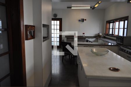 Casa à venda com 420m², 5 quartos e 5 vagasCozinha - Armários