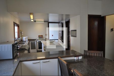 Casa à venda com 420m², 5 quartos e 5 vagasCozinha - Armários