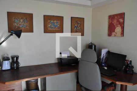 Casa à venda com 420m², 5 quartos e 5 vagasEscritorio