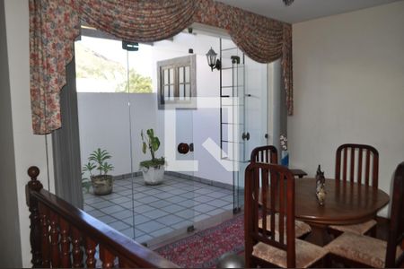 Casa à venda com 420m², 5 quartos e 5 vagasSala de Inverno