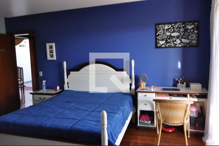 Casa à venda com 420m², 5 quartos e 5 vagasQuarto 2 - Armários