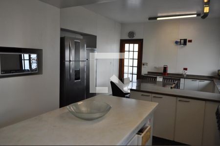 Casa à venda com 420m², 5 quartos e 5 vagasCozinha - Armários