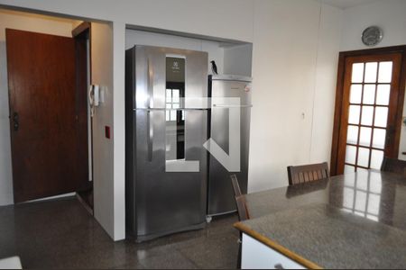 Casa à venda com 420m², 5 quartos e 5 vagasCozinha - Armários