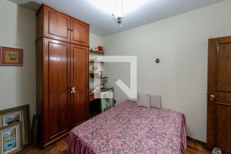 Casa à venda com 310m², 6 quartos e 4 vagasQuarto 1