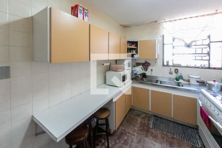 Casa à venda com 310m², 6 quartos e 4 vagasCozinha