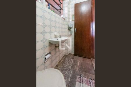 Casa à venda com 310m², 6 quartos e 4 vagasBanheiro Social 2