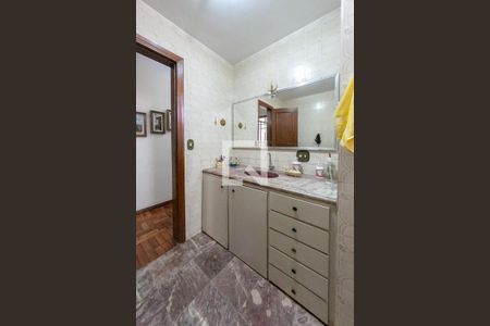 Casa à venda com 310m², 6 quartos e 4 vagasBanheiro Social