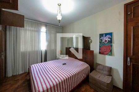 Casa à venda com 310m², 6 quartos e 4 vagasQuarto Suíte