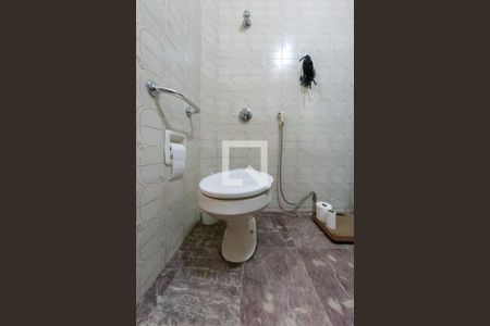 Casa à venda com 310m², 6 quartos e 4 vagasBanheiro Social