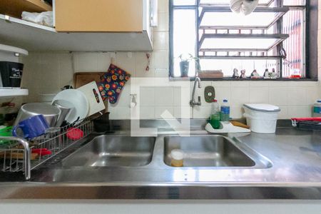 Casa à venda com 310m², 6 quartos e 4 vagasCozinha