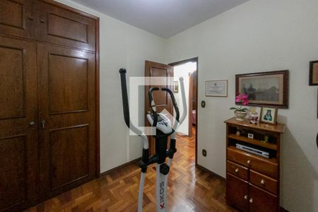 Casa à venda com 310m², 6 quartos e 4 vagasQuarto 2