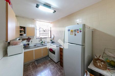 Casa à venda com 310m², 6 quartos e 4 vagasCozinha