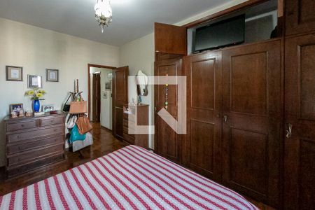 Casa à venda com 310m², 6 quartos e 4 vagasQuarto Suíte