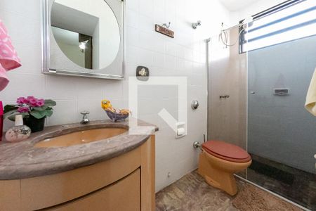 Casa à venda com 310m², 6 quartos e 4 vagasBanheiro da Suíte