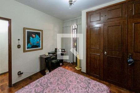 Casa à venda com 310m², 6 quartos e 4 vagasQuarto 1