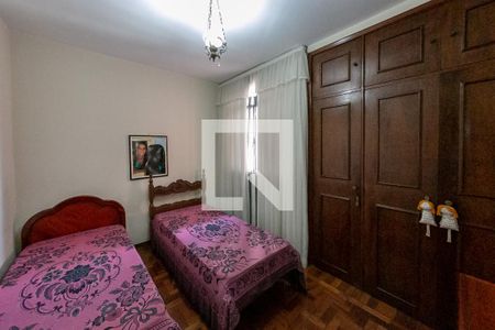 Casa à venda com 310m², 6 quartos e 4 vagasQuarto 3