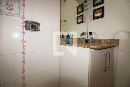 Apartamento à venda com 76m², 2 quartos e 2 vagasBanheiro Social