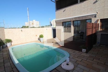 Casa à venda com 276m², 4 quartos e 3 vagas Casa à venda com 276m², 4 quartos e 3 vagasPiscina