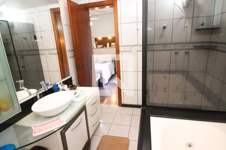 Casa à venda com 276m², 4 quartos e 3 vagas Casa à venda com 276m², 4 quartos e 3 vagasBanheiro da Suíte 1