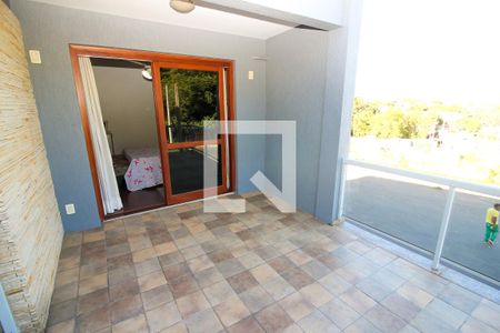 Casa à venda com 276m², 4 quartos e 3 vagas Casa à venda com 276m², 4 quartos e 3 vagasSacada