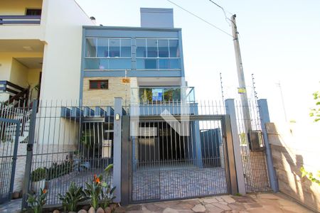 Casa à venda com 276m², 4 quartos e 3 vagas Casa à venda com 276m², 4 quartos e 3 vagasFachada